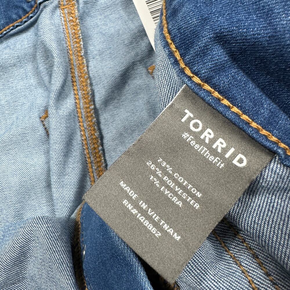 NWT Torrid High Rise Button Fly Cropped Wide Leg Jeans Plus 26 Blue Denim Casual - Picture 10 of 16
